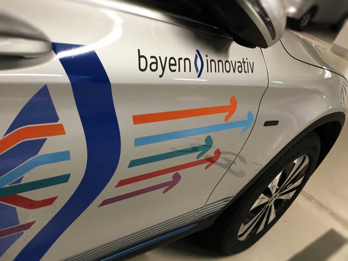 Bayern Innovativ GmbH, Mercedes F-Cell mit Branding